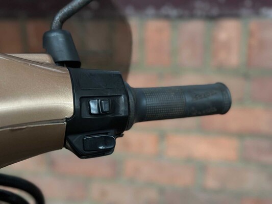 Vespa Sprint 4T Snorscooter (CUSTOM), DHL-92-Z