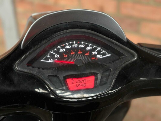 Vespa Sprint 4T Piaggio 2017, DLF-72-G Snorscooter