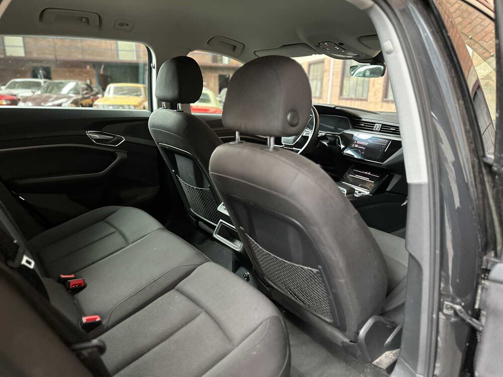 Audi e-tron 50 Quattro Launch Edition 71 kWh 313pk 2020 (Origineel-NL & 1e Eigenaar), J-840-LR