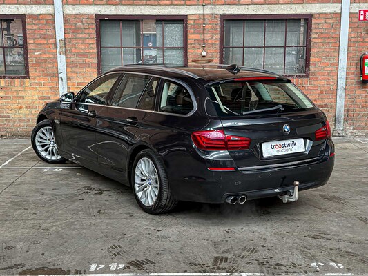BMW 528i Touring Luxury Edition F11 245pk 2014 5-serie, 6-TZT-71