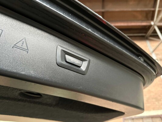 BMW 528i Touring Luxury Edition F11 245pk 2014 5-serie, 6-TZT-71