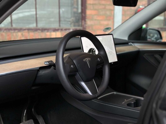 Tesla Model Y Long Range AWD 75kWh 351pk 2021, N-842-RT