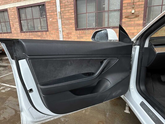 Tesla Model 3 Stnd.RWD Plus 60 kWh 238pk 2020, K-215-FG