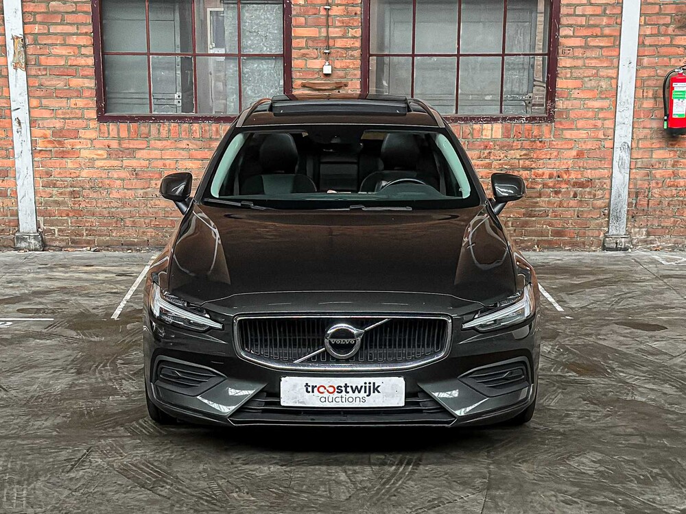 Volvo V60 2.0 T4 Moment.Pro 188pk 2019, ZP-740-L