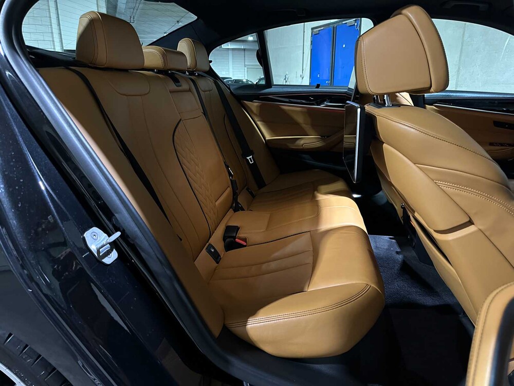 BMW M550i xDrive High Executive G30 462pk 2018 (Origineel-NL), RS-253-R