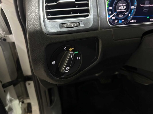 Volkswagen e-Golf E-DITION  136PK 2020, K-596-HS