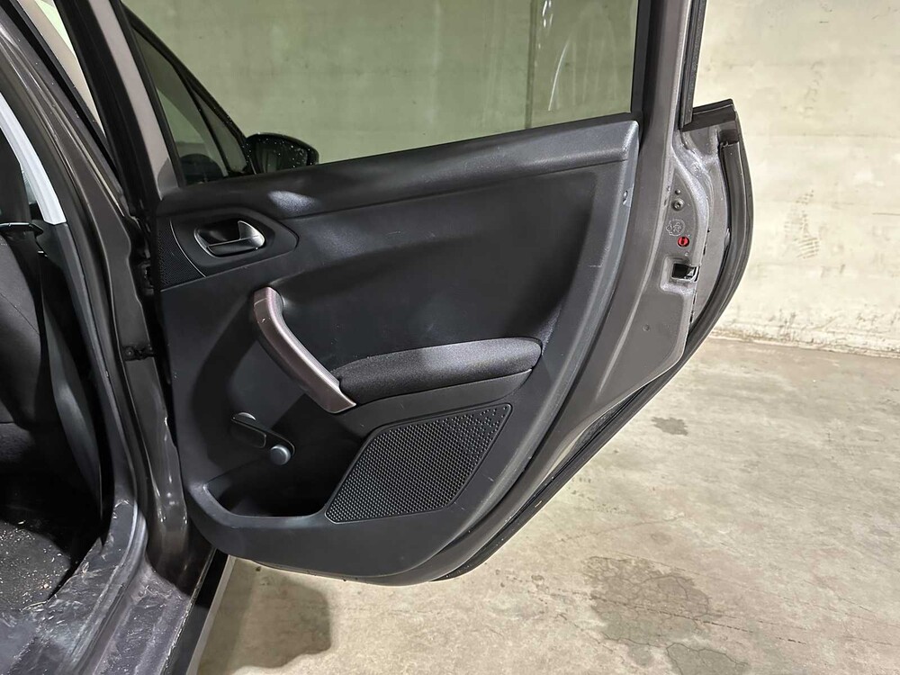 Peugeot 2008 1.2 PureTech Active 82pk 2015 (Origineel-NL), 2-ZST-06