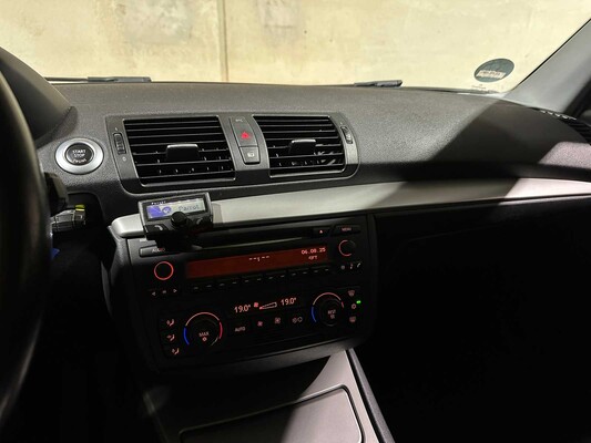 BMW 118i High Executive 129pk 2005 1-serie, 46-RK-RP
