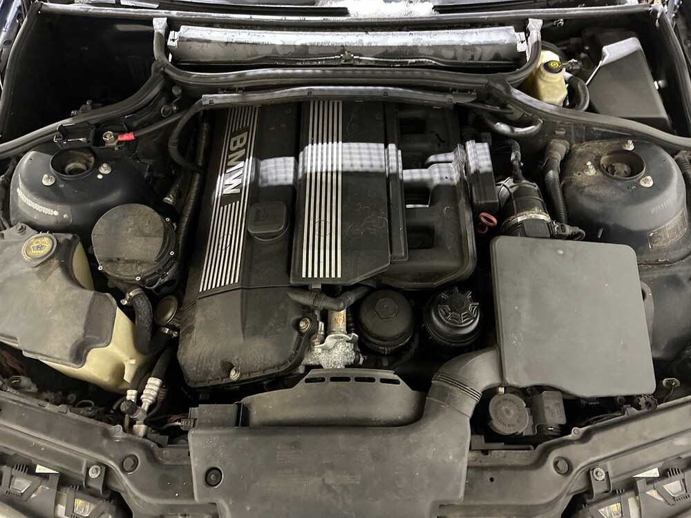 BMW 320i Executive 3-serie 168PK 2005, 39-RJ-NZ