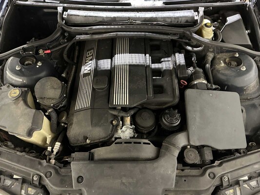 BMW 320i Executive 3-serie 168PK 2005, 39-RJ-NZ