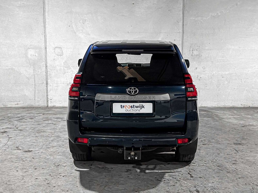 Toyota Land Cruiser 2.8 D-4D-F Challenger Blind Van 177pk 2020, VHH-33-H Bedrijfswagen