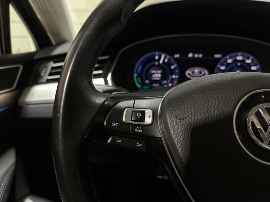 Volkswagen Passat Variant 1.4 TSI GTE 218PK 2016, TT-887-T