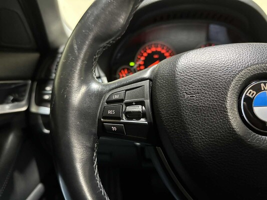 BMW 523i Touring High Executive 204pk 2010 5-serie, 3-ZKF-44