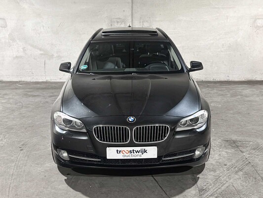 BMW 523i Touring High Executive 204pk 2010 5-serie, 3-ZKF-44