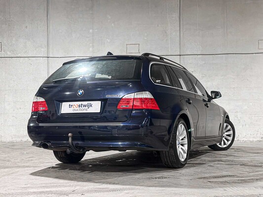 BMW 520i Touring Corporate Lease Business Line Edition I 163pk 2010 5-serie , 68-KNS-5