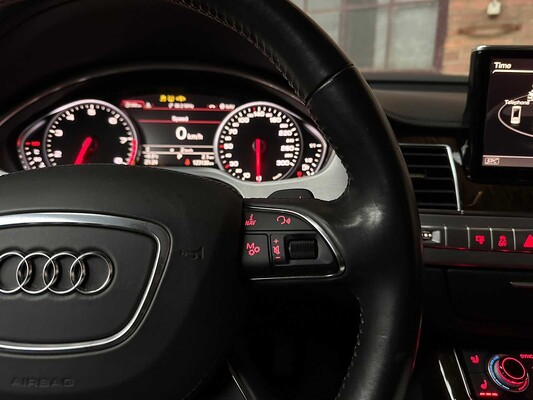 Audi A8 4.2 FSI V8 Quattro 372pk 2011