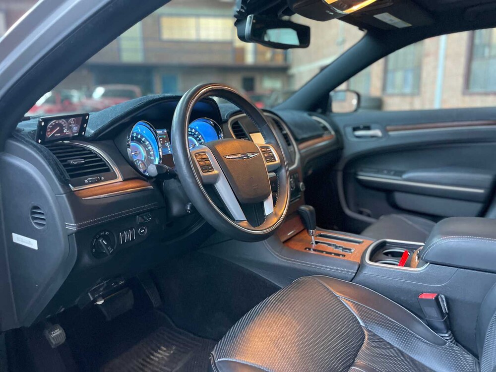 Chrysler 300C LD HEMI Facelift  5.7 V8 367pk 2014