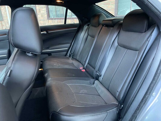 Chrysler 300C LD HEMI Facelift 5,7 V8 367 PS 2014