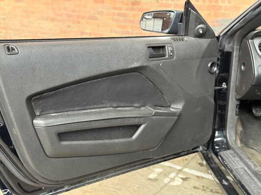 Ford Mustang 3.7 V6 305hp 2012 Coupe -Manual-