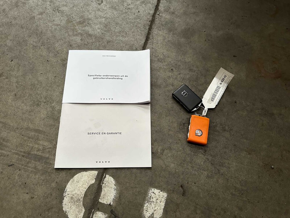 Volvo V60 2.0 T6 Recharge AWD Inscription Expression 253pk 2021 (Origineel-NL + 1e eigenaar), N-828-HZ