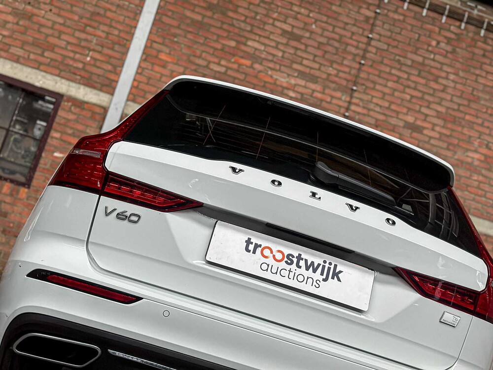 Volvo V60 2.0 T6 Recharge AWD Inscription Expression 253pk 2021 (Origineel-NL + 1e eigenaar), N-828-HZ