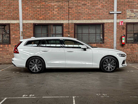 Volvo V60 2.0 T6 Recharge AWD Inscription Expression 253pk 2021 (Origineel-NL + 1e eigenaar), N-828-HZ