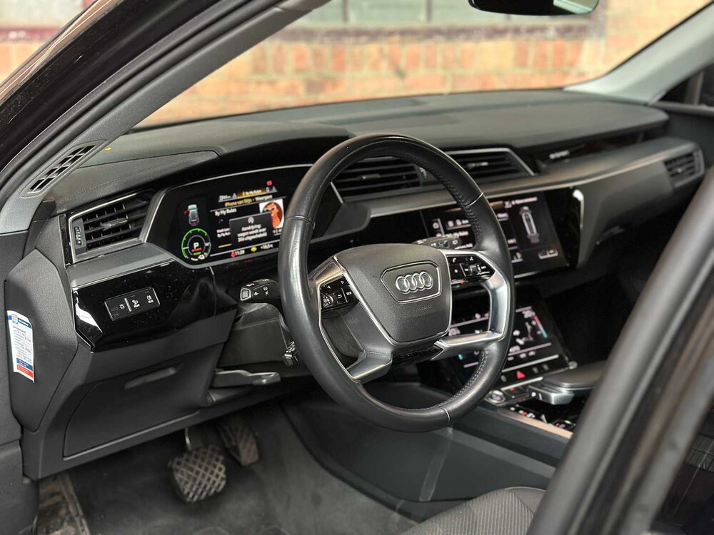 Audi e-tron 50 Quattro Launch Edition 71 kWh 313pk 2020 (Origineel-NL & 1e Eigenaar), J-840-LR