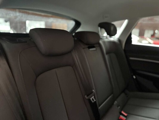 Audi e-tron 50 Quattro Launch Edition 71 kWh 313pk 2020 (Origineel-NL & 1e Eigenaar), J-840-LR