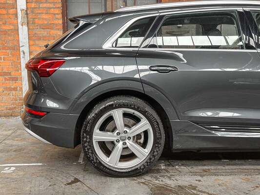 Audi e-tron 50 Quattro Launch Edition 71 kWh 313pk 2020 (Origineel-NL & 1e Eigenaar), J-840-LR