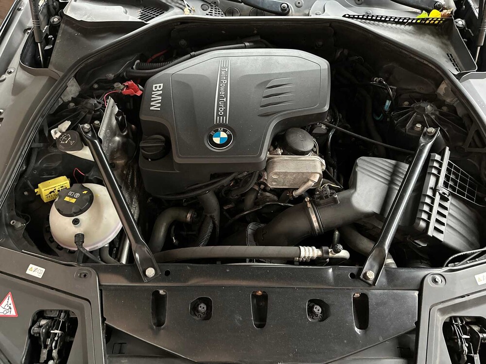 BMW 528i Touring Luxury Edition F11  245pk 2014 5-serie, 6-TZT-71