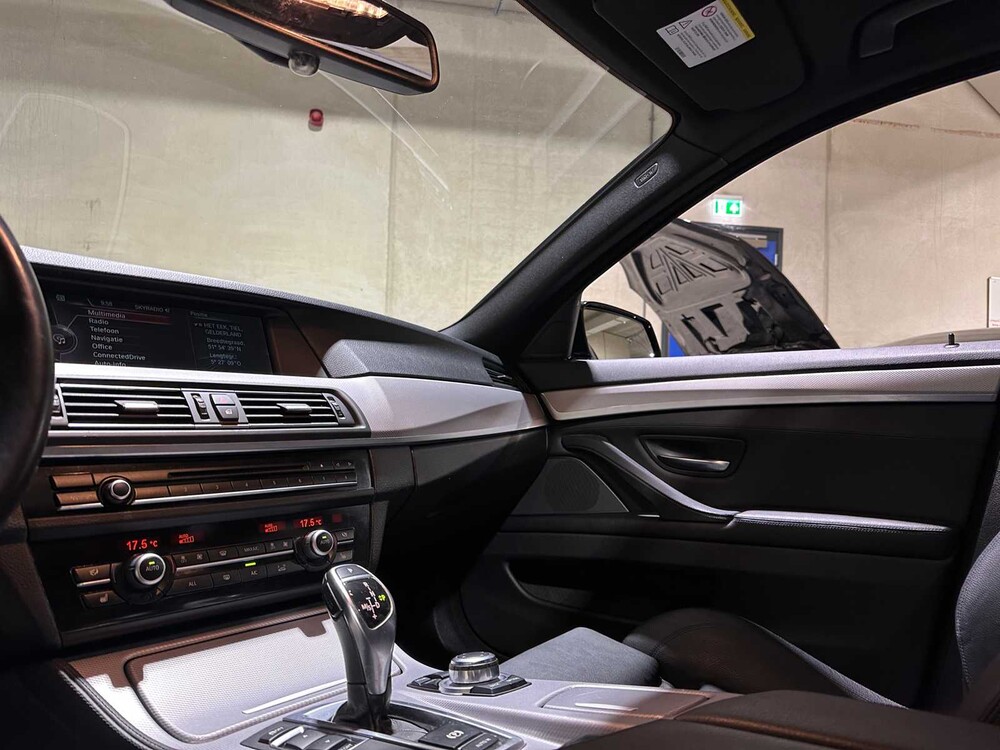 BMW 520i Touring M-Sport High Executive 5-series 184hp 2013, 92-ZLN-9
