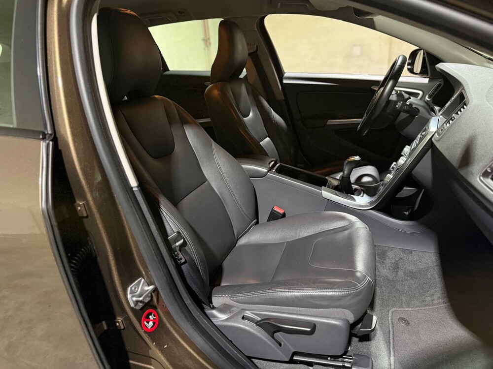 Volvo V60 Cross Country 2.0 D3 Polar+ 150hp 2017, PT-351-G