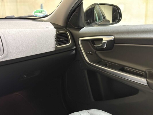 Volvo V60 Cross Country 2.0 D3 Polar+ 150hp 2017, PT-351-G