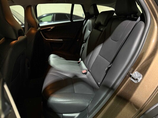 Volvo V60 Cross Country 2.0 D3 Polar+ 150hp 2017, PT-351-G