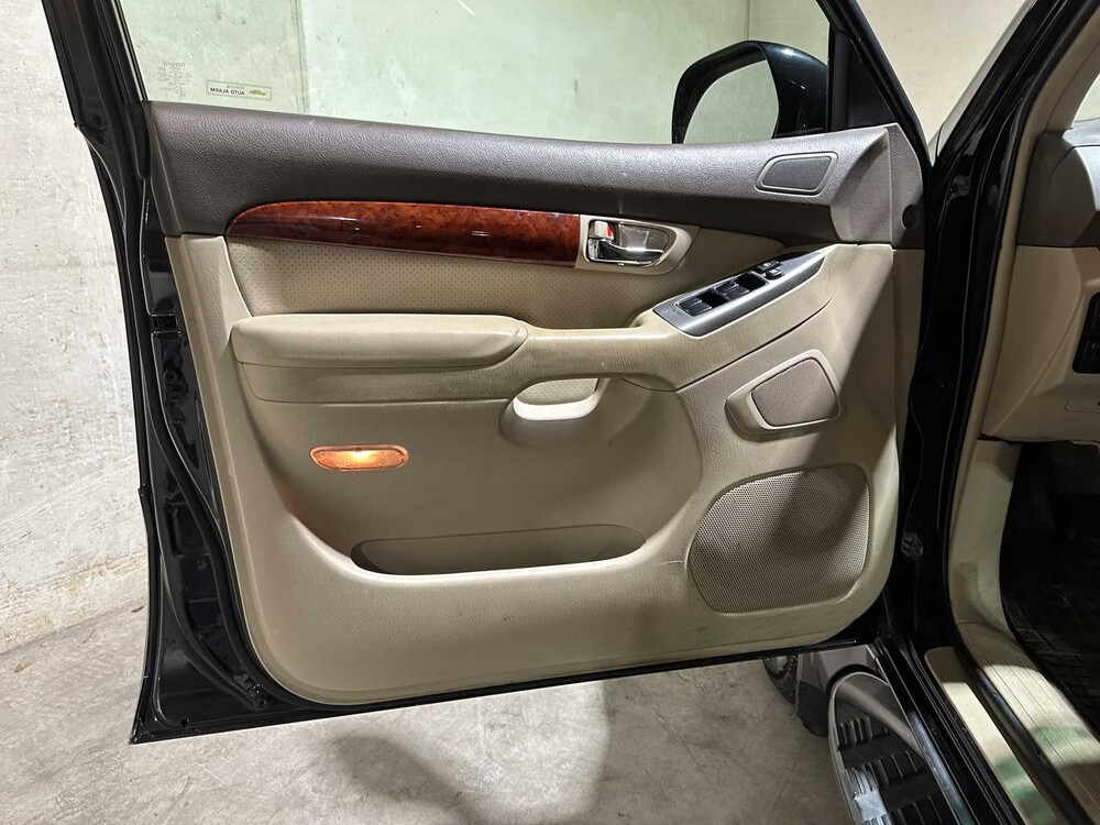 Toyota Land Cruiser 3.0 D-4D VX HR Window Van 164hp 2006, VHV-81-H