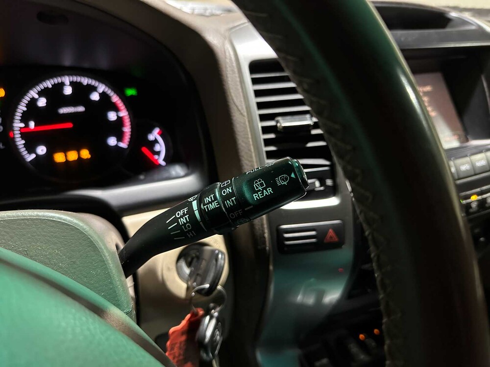 Toyota Land Cruiser 3.0 D-4D VX HR Window Van 164hp 2006, VHV-81-H