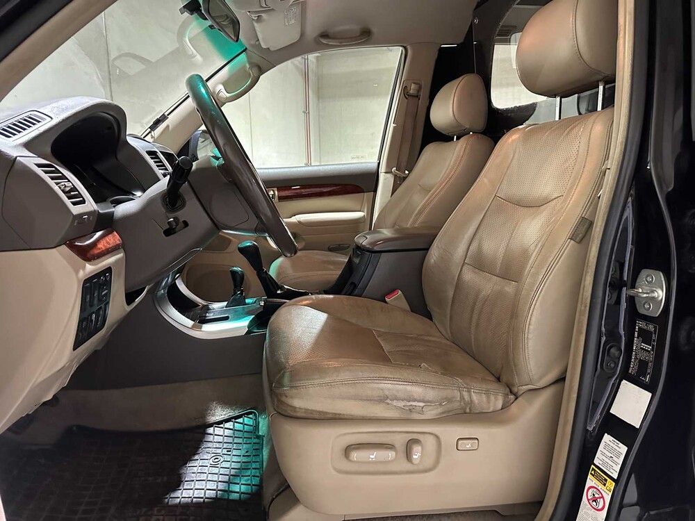 Toyota Land Cruiser 3.0 D-4D VX HR Window Van 164hp 2006, VHV-81-H