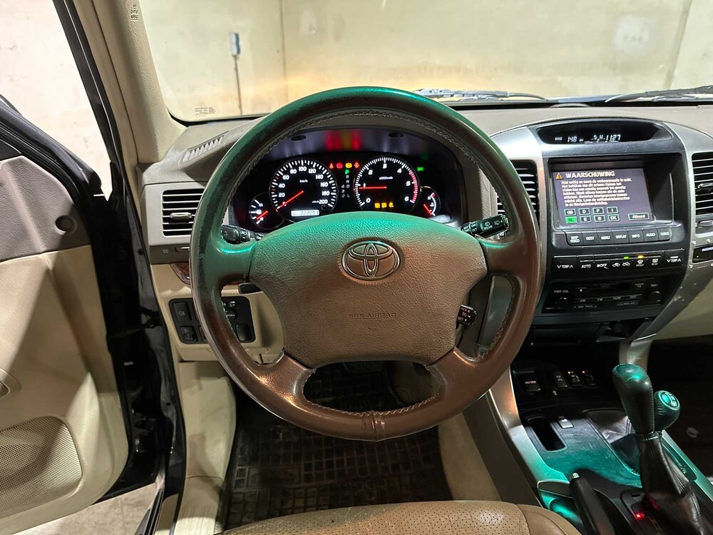 Toyota Land Cruiser 3.0 D-4D VX HR Window Van 164hp 2006, VHV-81-H