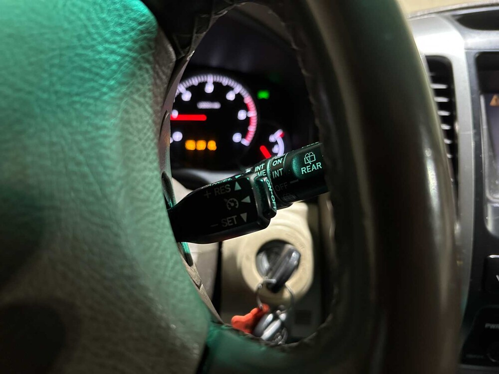 Toyota Land Cruiser 3.0 D-4D VX HR Window Van 164hp 2006, VHV-81-H