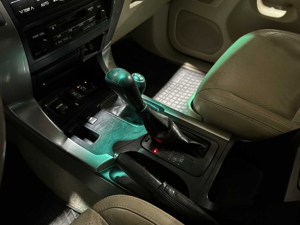 Toyota Land Cruiser 3.0 D-4D VX HR Window Van 164hp 2006, VHV-81-H