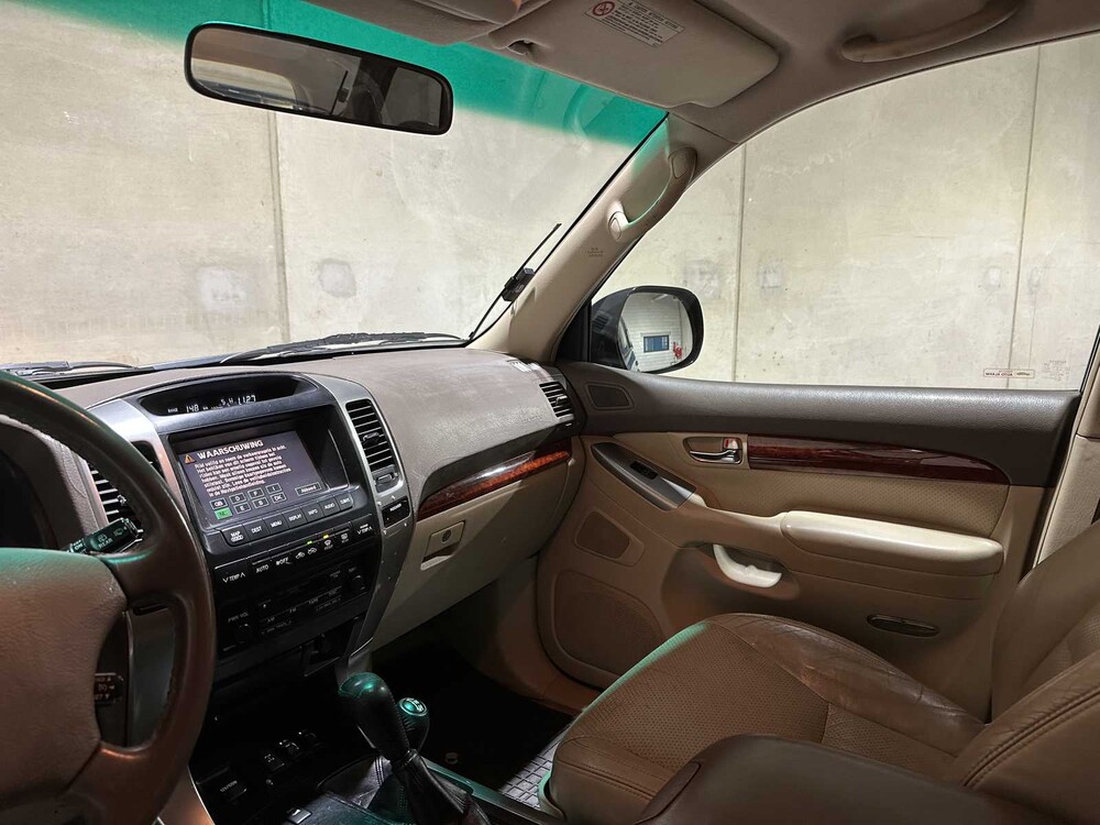 Toyota Land Cruiser 3.0 D-4D VX HR Window Van 164hp 2006, VHV-81-H