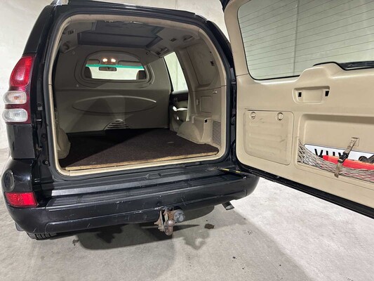 Toyota Land Cruiser 3.0 D-4D VX HR Window Van 164hp 2006, VHV-81-H