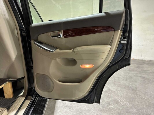 Toyota Land Cruiser 3.0 D-4D VX HR Window Van 164hp 2006, VHV-81-H