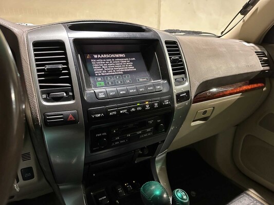 Toyota Land Cruiser 3.0 D-4D VX HR Window Van 164hp 2006, VHV-81-H