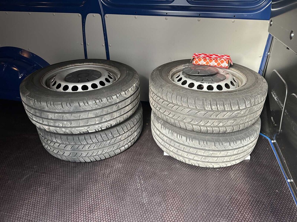 Volkswagen Transporter 2.0 TDI Trendline 3-Seater 150hp 2018 (Original-NL), V-476-KS