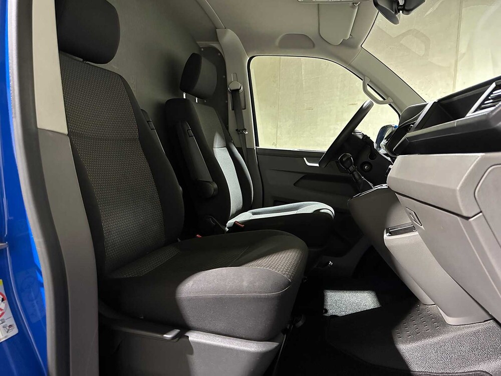 Volkswagen Transporter 2.0 TDI L1H1 28 90hp 2021, VLF-37-F Commercial Vehicle