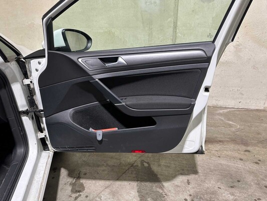 Volkswagen e-Golf E-DITION  136PK 2020, K-596-HS