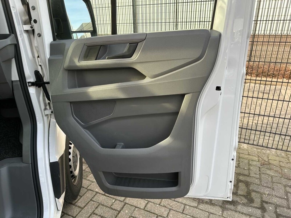 Volkswagen Crafter 35 2.0 TDI L4H3 Trendline 138hp 2018 Commercial Vehicle, VZD-86-K