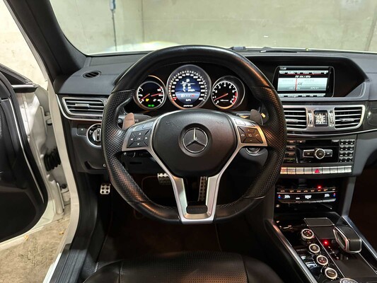 Mercedes-Benz E63 AMG 5.5 V8 557hp 2015 E-class, HZJ-36-D