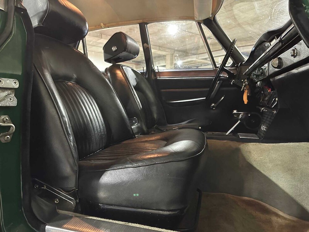 Rover TC series 3.5 S Saloon 3500 V8 P6 145hp 1972 (Original-NL), 76-70-UJ